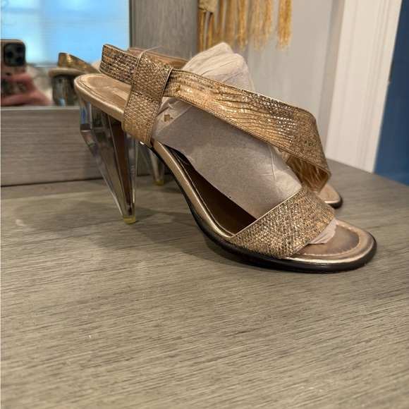 Marc Jacobs Spring 2007 Runway Gold Slingback Crystal Heel Sandal - Picture 3 of 12